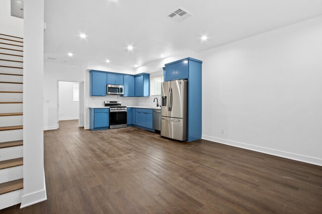 Building Photo - 1139 S Lorena St Unit 1137