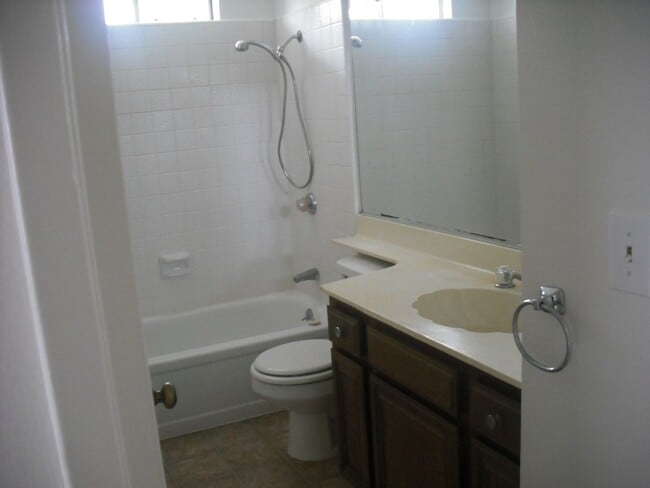 Photo - Marina Village Penthouse garage & all gas ...