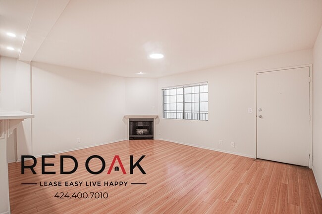 Building Photo - 4651 Cahuenga Blvd Unit 209