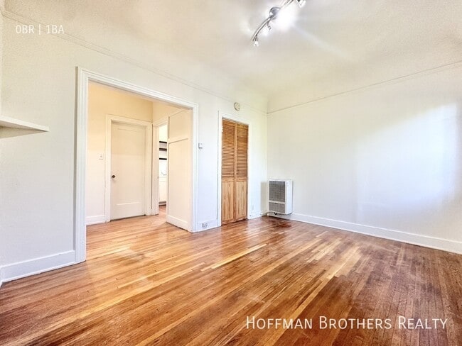 Building Photo - 806 Lucile Ave