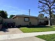 Photo - 4 bedroom home in LB with Large backyard now ready to rent!