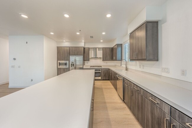 Photo - 216 Paramount