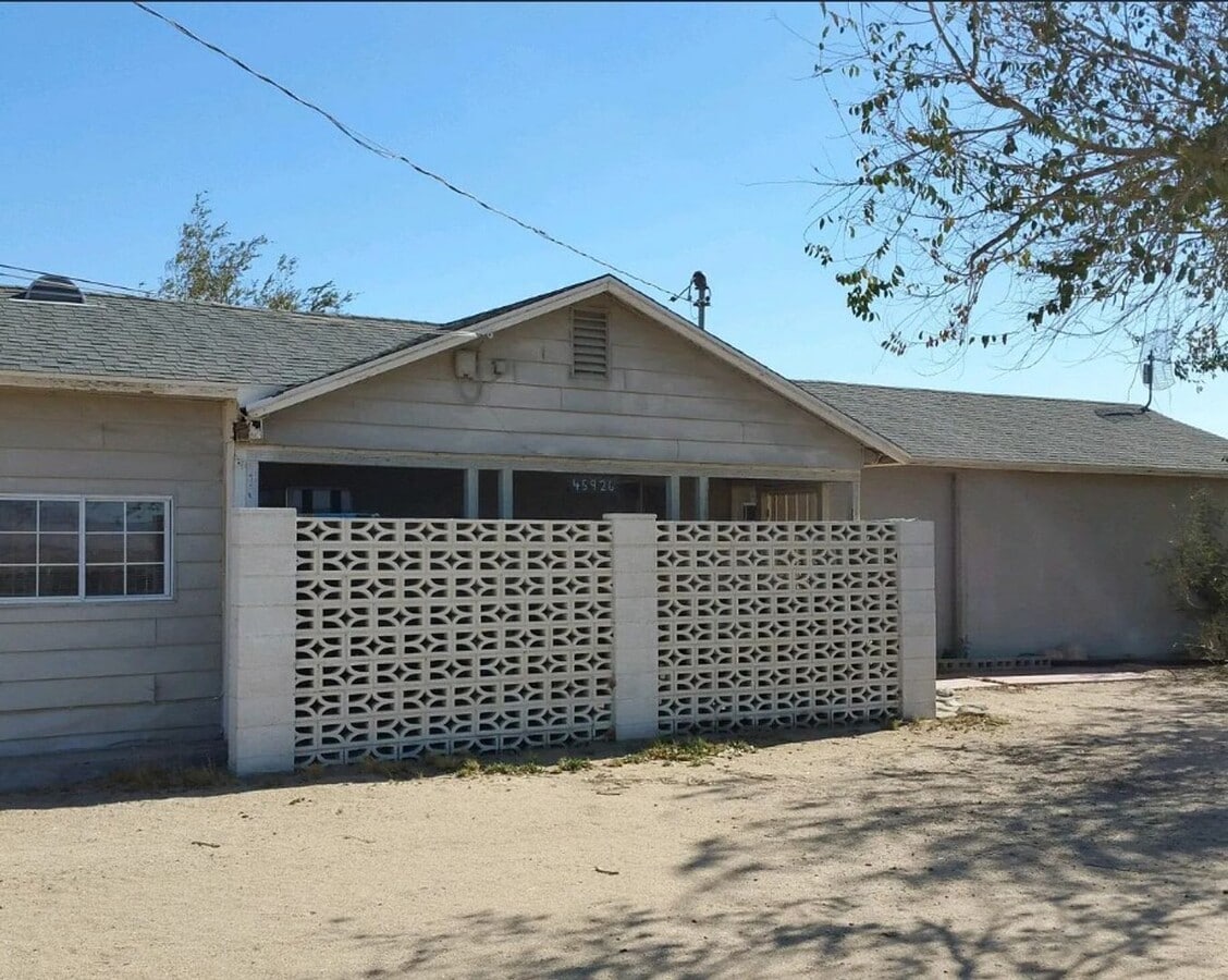 3 bedroom 2 bath house - 3 bedroom  2 bath house