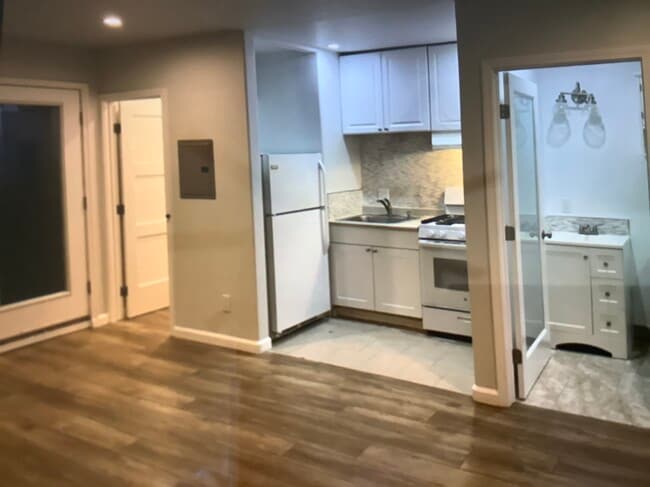 Photo - 12412 Oxnard St Unit ADU