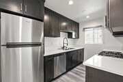 Photo - 900 W College St Apartment Unit 8