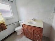Full Bathroom Upstaris - 2162 W Brownwood Ave Apartments Unit 3
