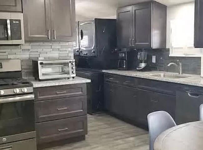 Photo - 9861 Pacific Ave