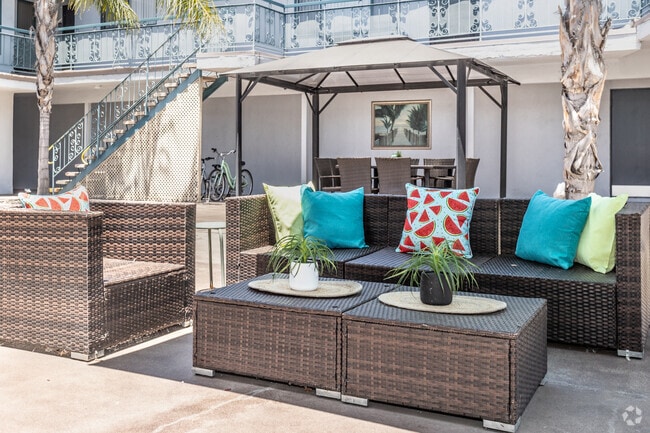 Cabanas - Pacific Place