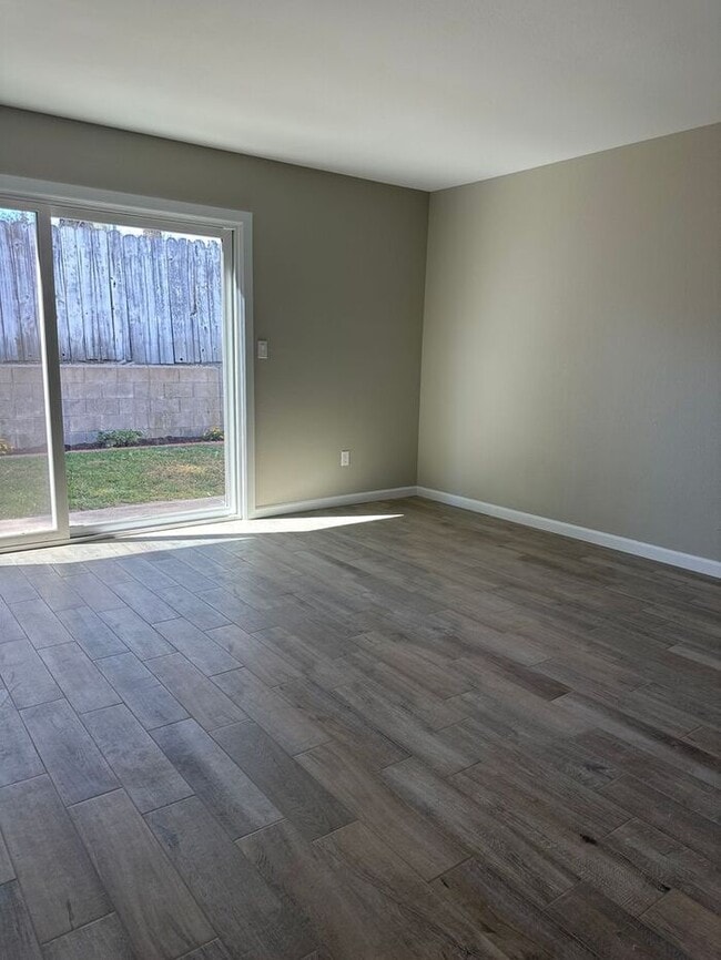 Photo - Prestigious Newhall Cul-de-Sac Home – Single Story 3 Bedroom + 2 Bath!