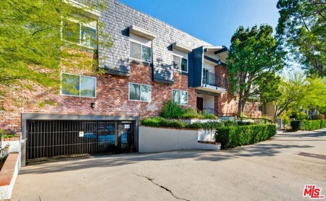 Photo - 5252 Coldwater Canyon Ave Unit 111