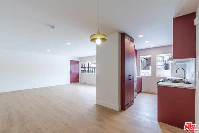 Building Photo - 12425 Texas Ave Unit 4