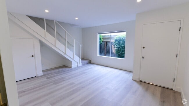 Building Photo - 218 Avenida Rosa Unit #2 Rental