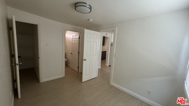 Photo - 8804 Beach St