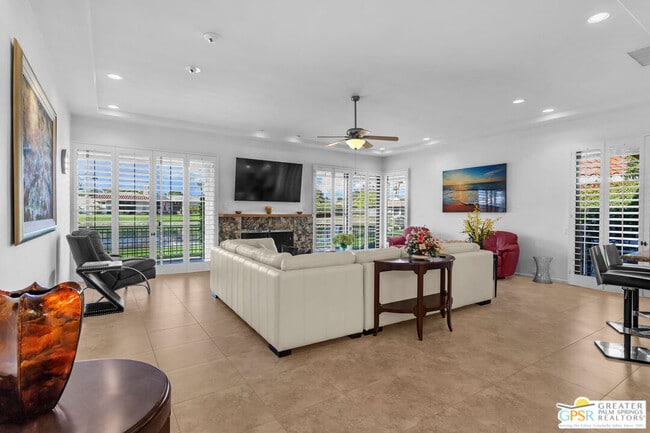 Photo - 10 Colgate Dr