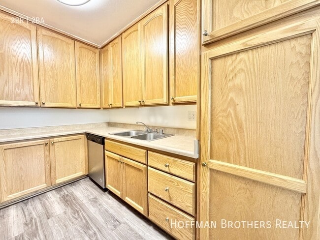 Photo - 5415 Newcastle Ave Unit 3