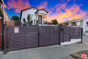 Photo - 3114 Malabar St House