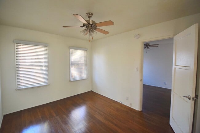 Photo - 14229 Victory Blvd Unit 14233.5
