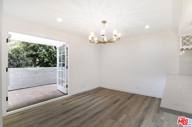 Photo - 824 Westmount Dr Unit 2