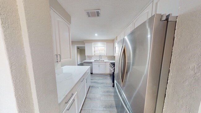 Photo - 6BD/3BA Large House, Newly Renovated!