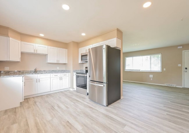 Photo - 19145 Sherman Way