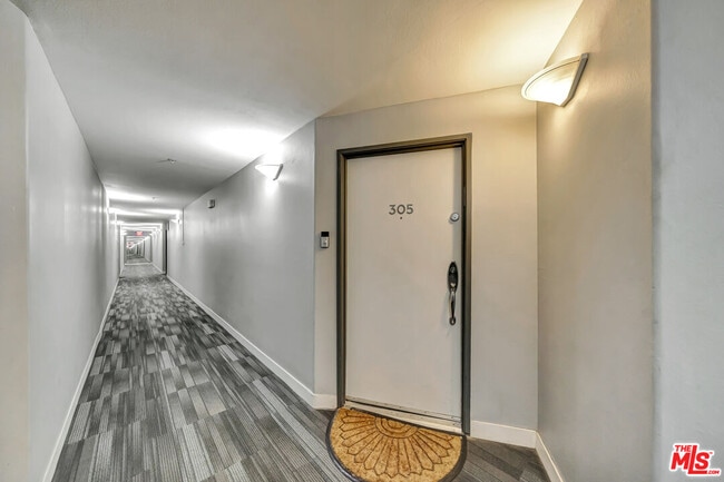 Photo - 4477 Woodman Ave Unit 305