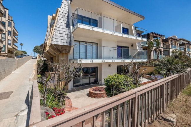 Photo - 703 Esplanade Unit 4