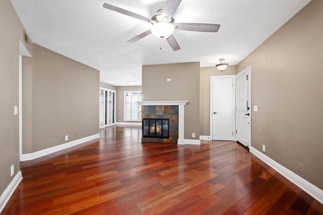 Photo - 7 Oak Spring Ln