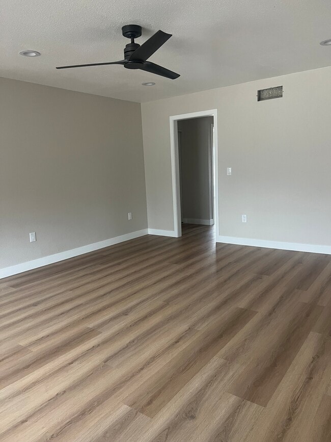 Photo - 2059 S Nautical St