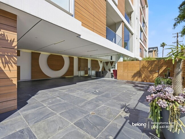 Photo - 6735 Yucca St Unit 406