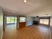 Photo - 28205 Oaklar Dr House