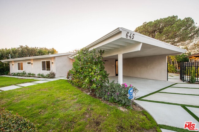 Photo - 645 Walther Way