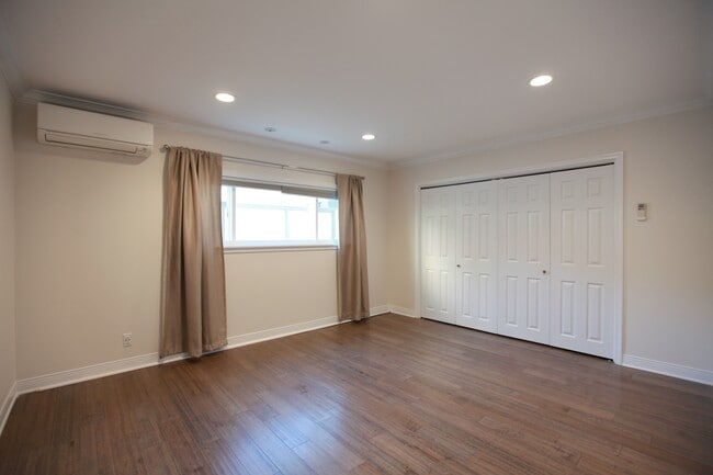 Building Photo - 1143 6th St Unit 104