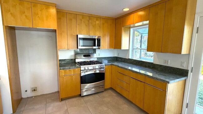 Photo - 257 Claremont Ave