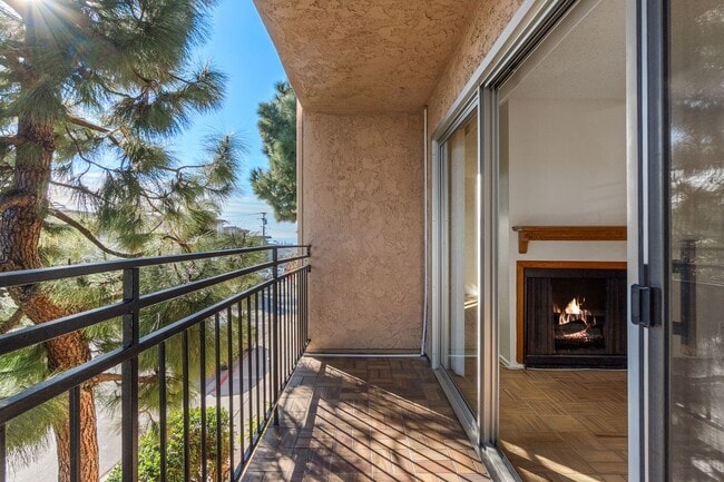Photo - 600 Monterey Blvd Unit 5