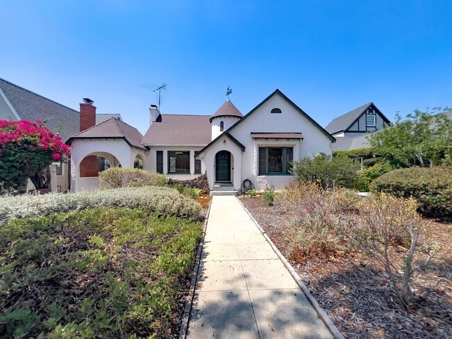 Storybook 3BR Home in Pretigious Rossmoyne... - Storybook 3BR Home in Pretigious Rossmoyne...