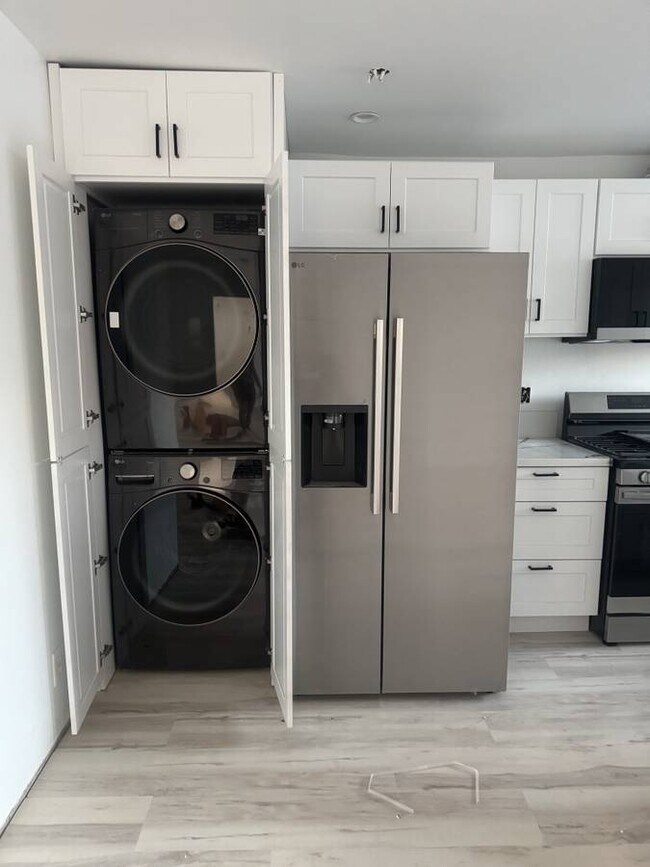 Photo - 522-528 N Alexandria Ave