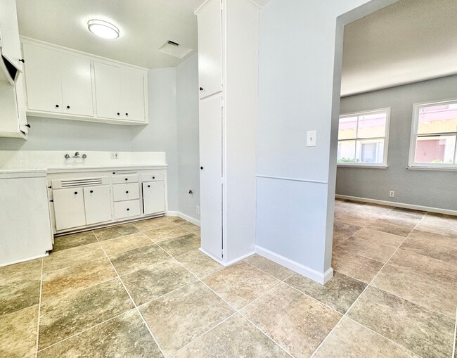 Building Photo - 12715 Venice Blvd. Unit 1/4 Rental