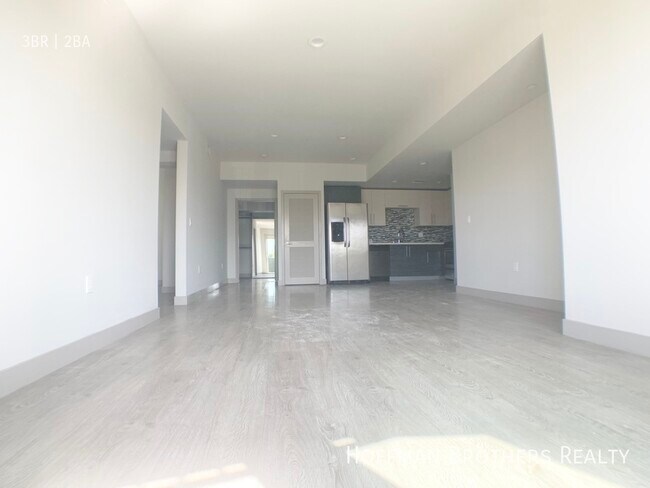 Photo - 3714 Kelton Ave Unit 304