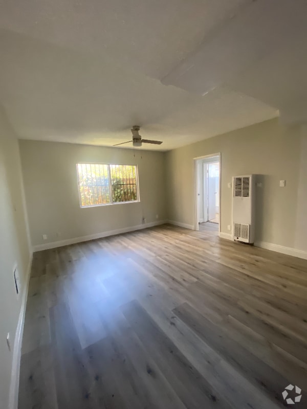 Building Photo - 3800 W 27th St Unit 401 Rental