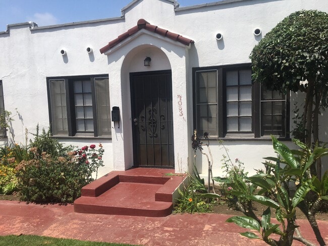 Building Photo - St Francis Terrace Rental