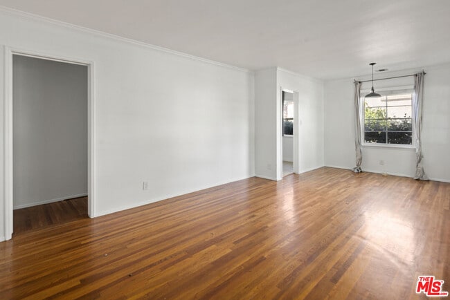 Photo - 4925 Stern Ave