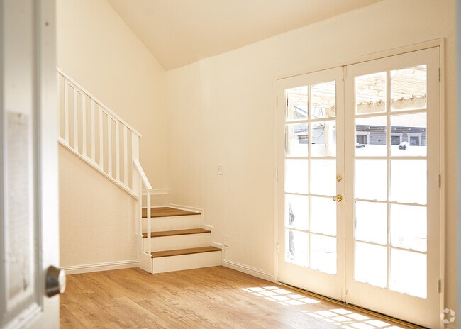 Building Photo - 364 Orizaba Ave Rental