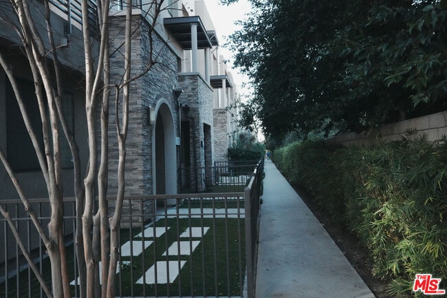 Photo - 13137 W Lumina Way