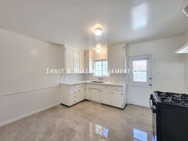 Photo - 6576 Falcon Ave