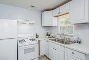 Photo - 639 Delaware St
