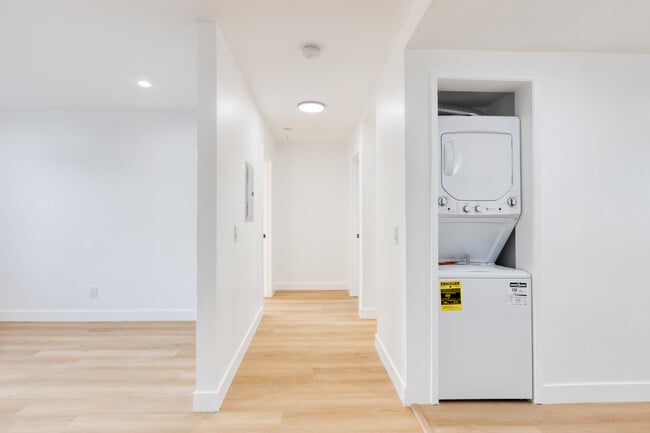 Photo - 3296 Franklin Ave Unit #8