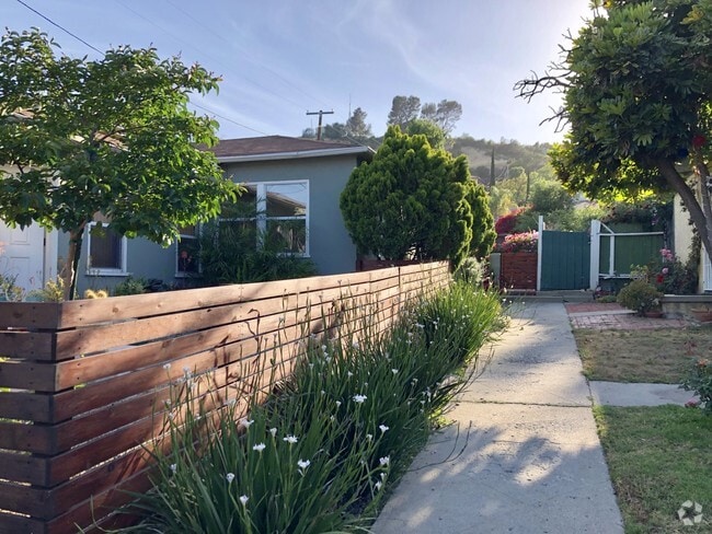 Building Photo - 4353 Verdugo Rd Unit 4353 Rental