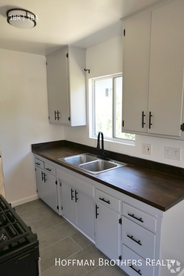Building Photo - 3005 Normandie Ave Unit 6 Rental