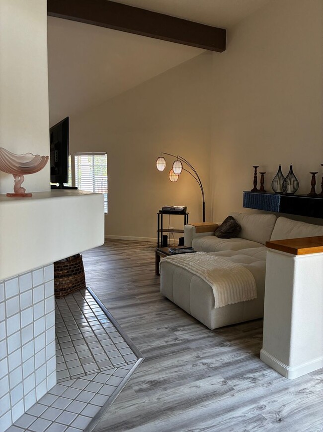 Photo - Beautiful La Jolla Condo – Fully Furnished – $350 Off 1st Month! Unit 36