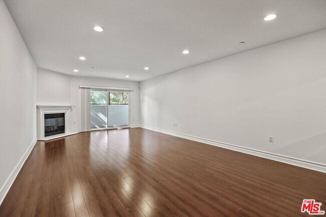 Photo - 1500 Purdue Ave Unit 204